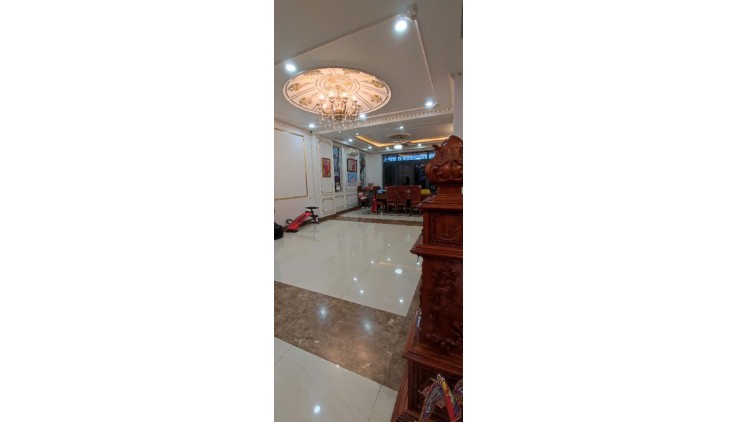 Biệt thự góc mặt tiền, view sông Vàm Thuật, dt gần 300m2, Quận 12