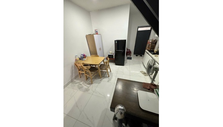 Bán nhà Phan huy Ich-gv, 2 Tầng, hẻm ô tô thông, 4*14.5m, hơn 200m ra mặt tiền, 
giá 5.6T