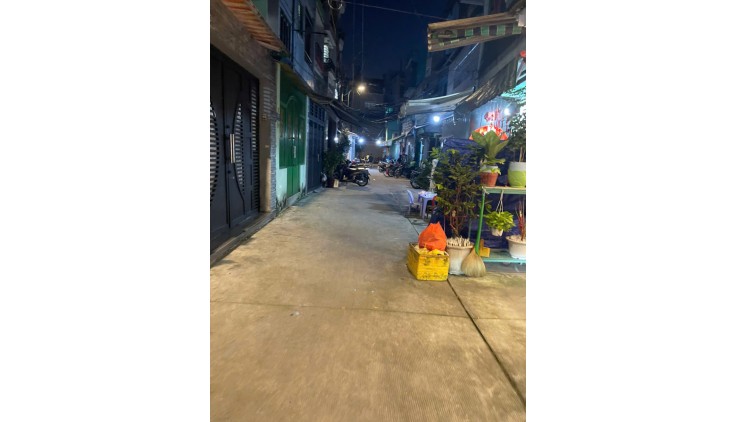 HOÀ HẢO - NGUYỄN TRI PHƯƠNG - QUẬN 10 - XE HƠI ĐỖ CỬA - LÔ GÓC THOÁNG MÁT - 35 M2 - 3 TẦNG BTCT - 4 PN - CHỈ 8ty5