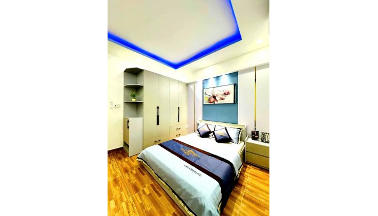 Bán nhà DHT 40tr/tháng,MT Hồng Hà p2 Tân Bình, 4 tầng nhỉnh 12 tỷ TL
