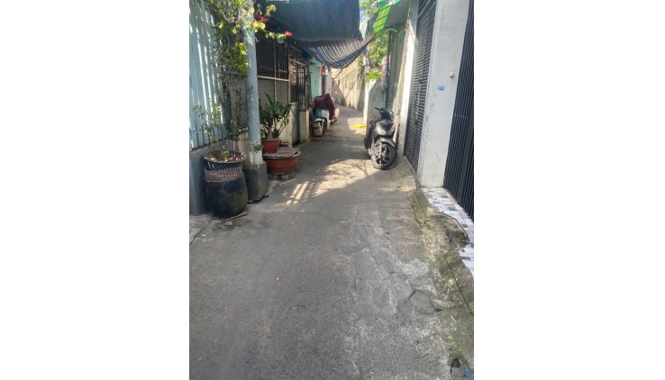 DT KHỦNG 72.8m2, RỘNG 4.9M  - SÁT MT BA ĐÌNH - CÁCH QUẬN 5 NGUYỄN TRI PHƯƠNG CHỈ 1 CÂY CẦU.CHỈ 6.45 TỶ,