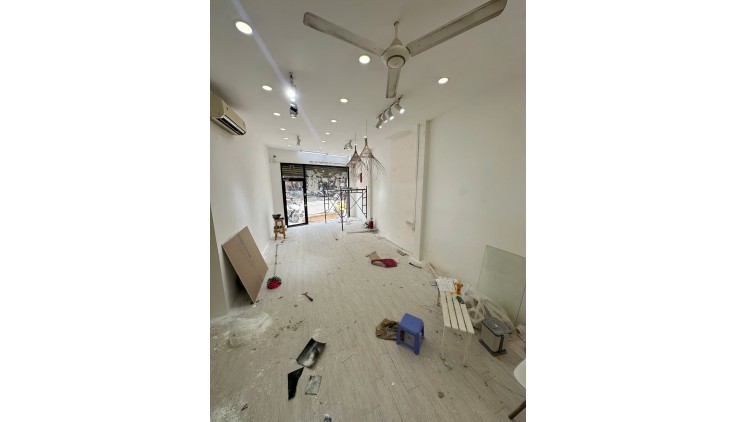 Bán shophouse 110m2  Lê Văn Sĩ Phú Nhuận kinh doanh sầm uất