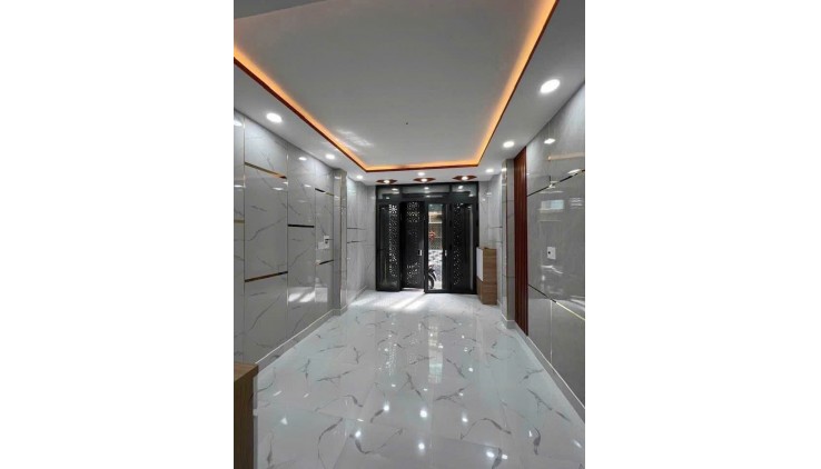 BÁN NHÀ 
Cách mặt tiền trung tâm  10 m Diện tích 92 m2 đúc 4 tấm 4 tỷ Q4