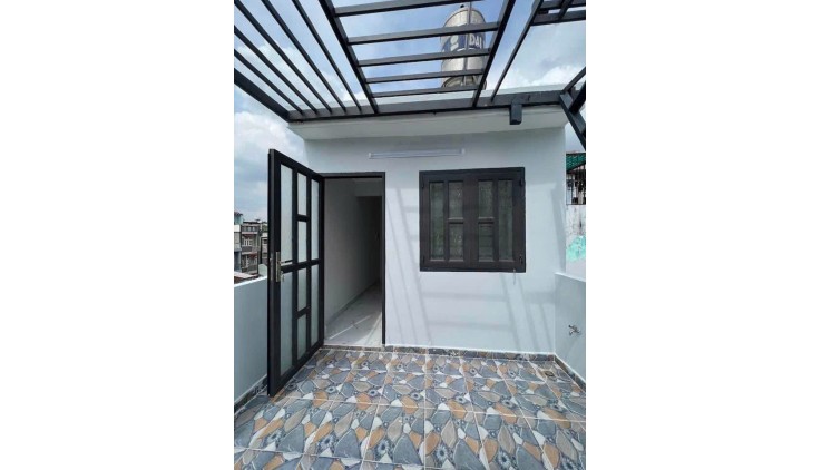 BÁN NHÀ 
Cách mặt tiền trung tâm  10 m Diện tích 92 m2 đúc 4 tấm 4 tỷ Q4