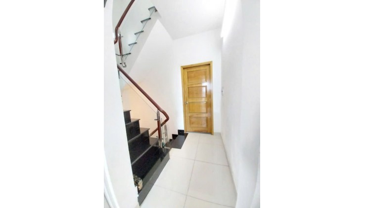 Nhà 4 tầng, hẻm 3 gác sạch sẽ, Nguyễn Thái Sơn Gò Vấp nhỉnh 5 tỷ TL