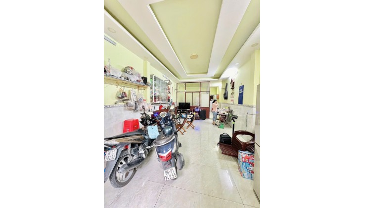 Bán nhà hẻm Luỹ Bán Bích, Tân Phú, DT 4.2m x 15m Giá tốt 5.6 tỷ sổ hồng
