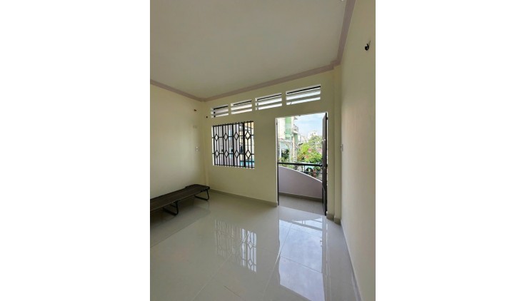 BÁN NHÀ GÒ VẤP_ 50M2_ CÁCH 50M RA XE TẢI TRÁNH_ NHỈNH 4 TỶ.