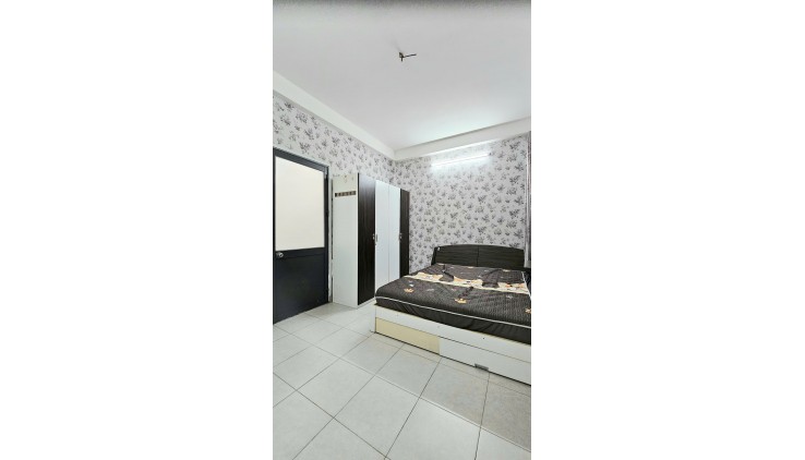 Biệt thự
Nguyễn Thị Thập Q7 
Thông Phú Mỹ Hưng 
Ngang 4.5 dài 14 m 
Đúc 4 tấm
Gía có 9 tỷ