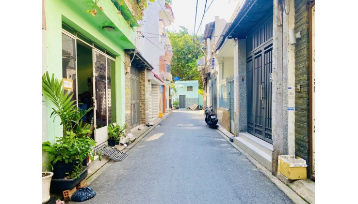 Bán nhà Tân Bình- Phạm văn Bạch. ngay sân bay, sát chợ Tân Trụ,4*10.5m, HXH thông, 4.5T