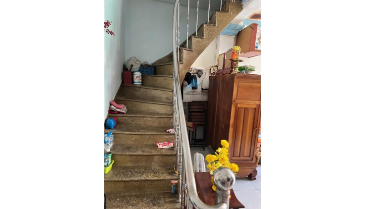 Bình Tân, Khu Gò Xoài. Nhà 1 lầu, 2 PN, 2 WC. Dt 4m x 8,5m hẻm 7m nhà không lộ giới, cao ráo sạch sẽ. Giá 3,650 tỷ còn thương lượng.