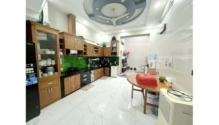 BÁN NHÀ GÒ VẤP_ 90M2_ HXH_ 3 TẦNG_ GIẢM SỐC 1 TỶ CHỈ CÒN 7.9 TỶ (TL).