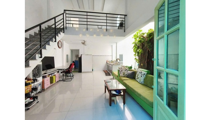 Nhà 2 tầng 70m2 cần bán gấp  phường Tân Chánh Hiệp Q12 chỉ hơn 3 tỷ.