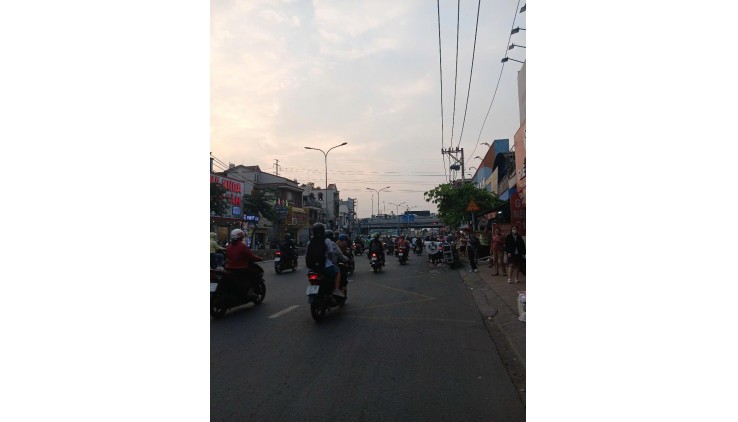 BÁN NHÀ-LÊ TRỌNG TẤN-BÌNH HƯNG HÒA, BÌNH TÂN-132M2-HXH-NHỈNH  7 TỶ - SỔ ĐỎ