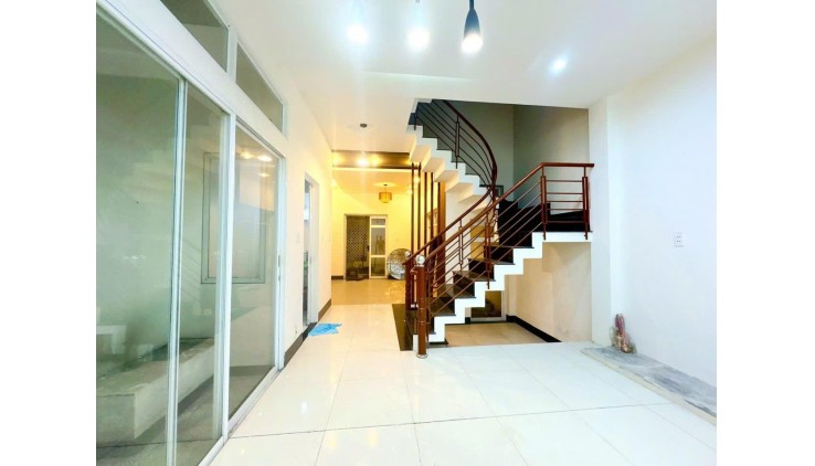 HXH  - GẦN MT QUANG TRUNG  - ĐẸP Ở NGAY - 60M2 - NGANG HIẾM 5M - 3 TẦNG - CHỈ HƠN 5TỈ