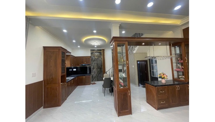 NHÀ MỚI LUNG LINH ĐẦY ĐỦ NỘI THẤT DỌN VÀO ĐÓN TẾT.