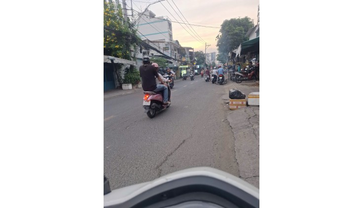 Nhà 2 Tầng Mặt tiền kinh doanh, Bùi Văn Ba, quận 7, 69M2, Chỉ 13,5 tỷ.