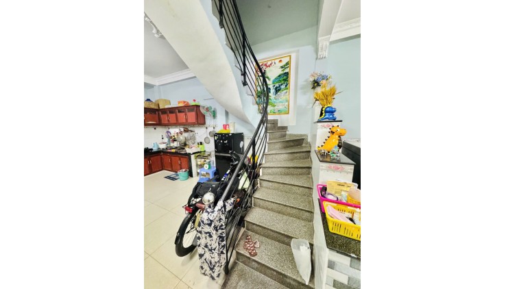BÁN NHÀ 1 SẸT 88m2 LÊ VĂN QUỚI BÌNH TÂN 4m x 22m HẺM 8M - 4 TẦNG- CHỈ 7.5 TỶ