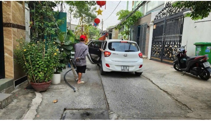 BÁN NHÀ GÒ VẤP, HXH, 66M2, 5 PHÒNG NGỦ, NHÀ MỚI Ở NGAY.