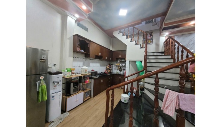 NHÀ 3 TẦNG CÁCH CẦU VƯỢT LINH XUÂN 100M,THỦ ĐỨC - 55M2,NGANG 6M NỞ HẬU 6.8 - 3 TẦNG, 4PN, 3WC - GIÁ 4 TỶ