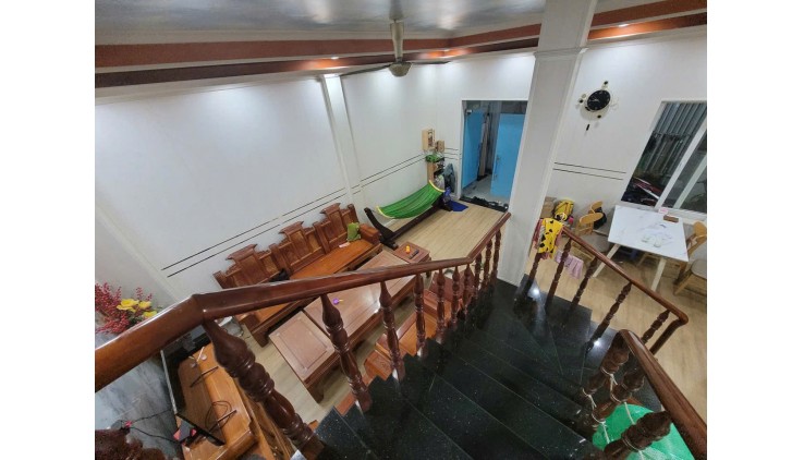 NHÀ 3 TẦNG CÁCH CẦU VƯỢT LINH XUÂN 100M,THỦ ĐỨC - 55M2,NGANG 6M NỞ HẬU 6.8 - 3 TẦNG, 4PN, 3WC - GIÁ 4 TỶ