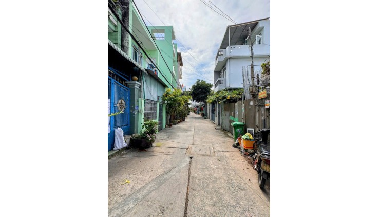 Bán gấp nhà Hương Lộ 2 gần ngã tư 4 xã  HXH vào nhà 64m2 ,3 Tầng Nhỉnh 3 tỷ