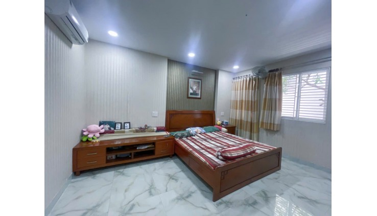 BÁN BIỆT THỰ MINI BÌNH THẠNH, 60M2, NGANG KHỦNG 6M, 3 TẦNG.