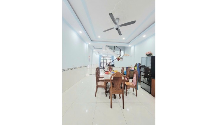 Nhà 3 Lầu LINH XUÂN,hẻm Xe Tải,DT 90M2(5*18), 4,9Tỷ,gần trường THPT Đào Sơn Tây