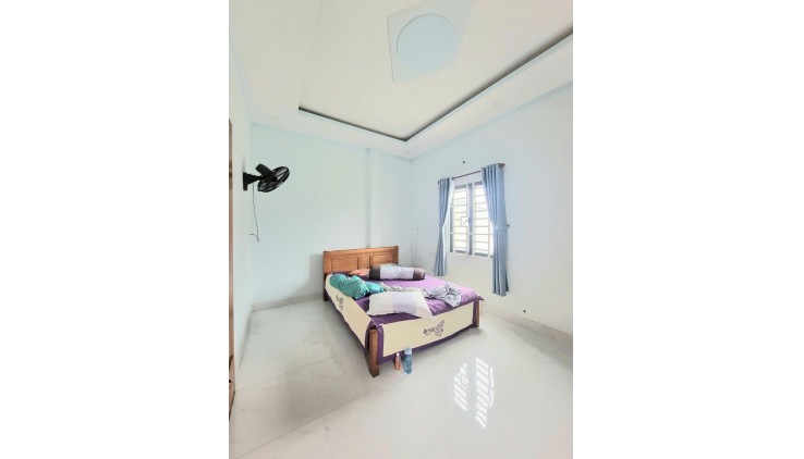 Nhà 3 Lầu LINH XUÂN,hẻm Xe Tải,DT 90M2(5*18), 4,9Tỷ,gần trường THPT Đào Sơn Tây