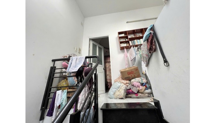 NHÀ ĐẸP 3 TẦNG - TÂN BÌNH - CẠNH HẺM XE HƠI - CHỈ NHỈNH 4 TỶ