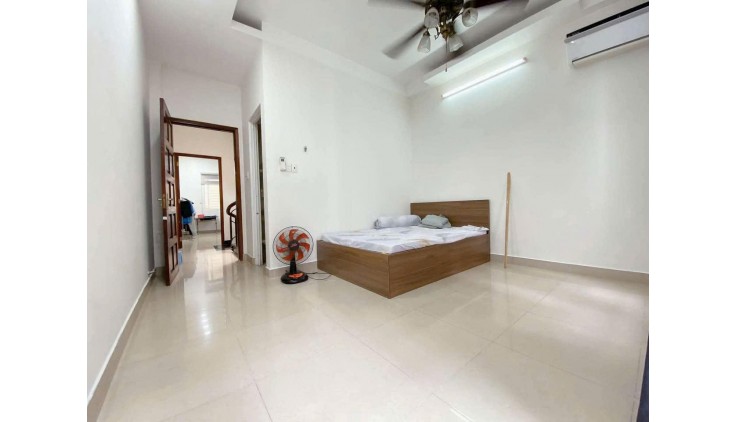 BÁN NHÀ PHAN XÍCH LONG PHÚ NHUẬN, 66M2,5 TẦNG, HẺM 5M, GIẢM 2TY4