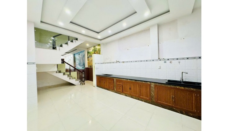 BÁN NHÀ TÂN BÌNH. MẶT TIỀN HẺM KD, 82M2, 3 TẦNG, NHỈNH 7 TỶ.