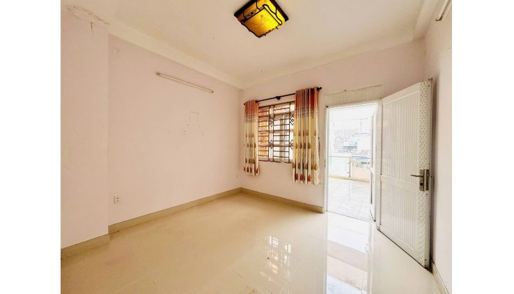 BÁN NHÀ TÂN BÌNH. MẶT TIỀN HẺM KD, 82M2, 3 TẦNG, NHỈNH 7 TỶ.