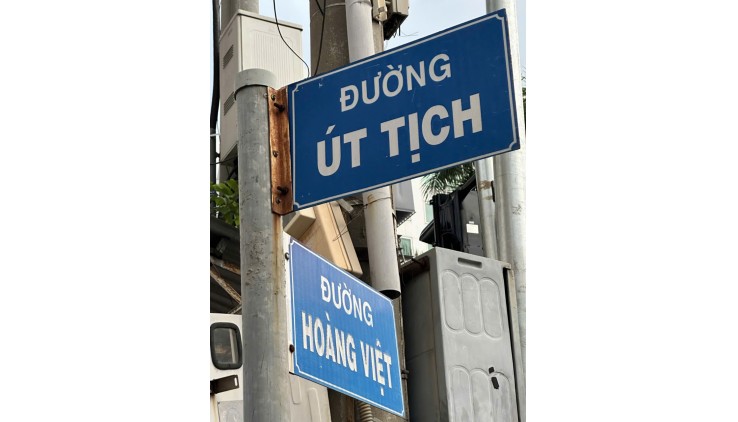 Mặt tiền 4T Ut Tịch, sát sân bay(3.7*24m), Dòng tiền sẵn, vỉa hè rộng rãi, chính chủ lâu năm, 25 T tl