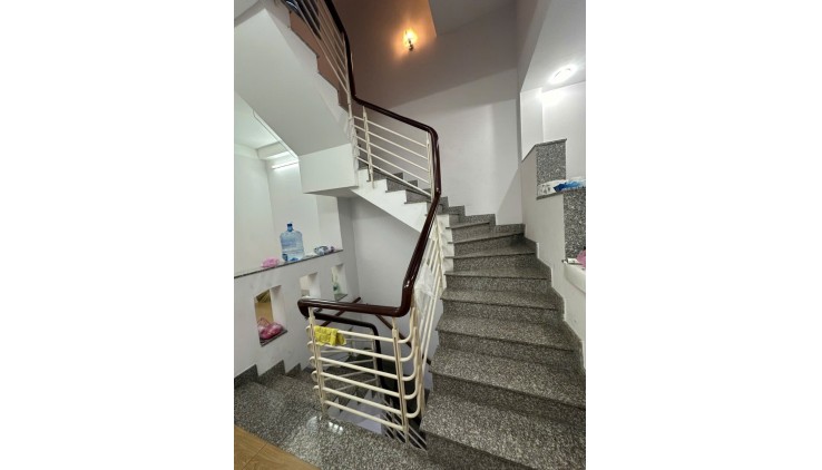 Mặt tiền 4T Ut Tịch, sát sân bay(3.7*24m), Dòng tiền sẵn, vỉa hè rộng rãi, chính chủ lâu năm, 25 T tl