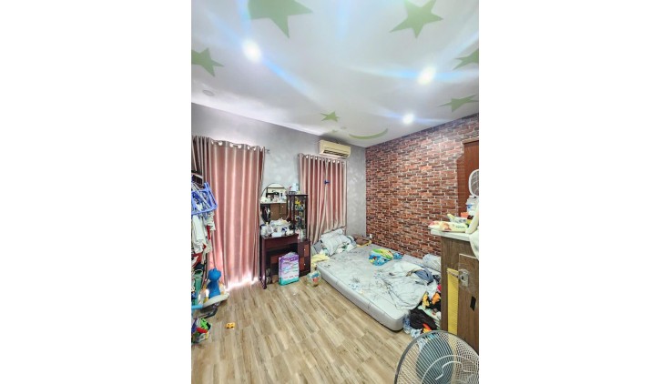 Ô TÔ THÔNG - THẲNG 1 TRỤC - 20M RA MT NGUYỄN DUY CUNG - GÒ VẤP-  44M2 - 3 TẦNG - VUÔNG A4 - CHỈ HƠN 4 TỶ TL