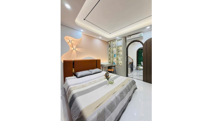 BÁN NHÀ GÒ VẤP, 40M2, Ô TÔ NGỦ TRONG NHÀ, 5 TẦNG, NHỈNH 6 TỶ.