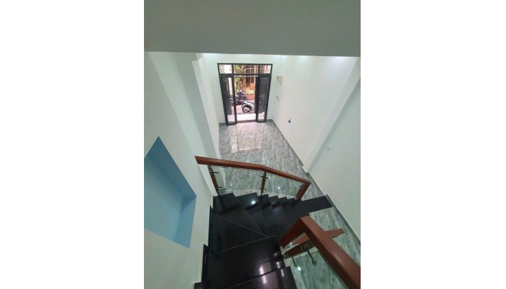 BÁN NHÀ 4 TẦNG CHO THUÊ 21 TRIỆU, ĐƯỜNG TRẦN BÌNH TRỌNG Q10, 50M2, HXH GIÁ 8.5 TỶ