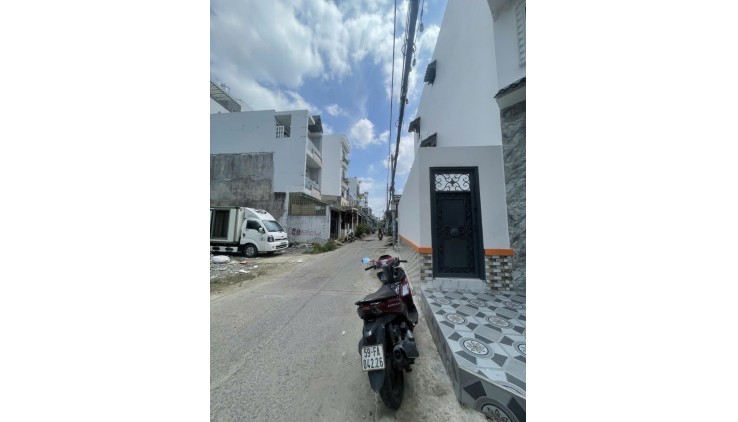 Bán gấp nhà Hương Lộ 2 gần ngã tư 4 xã  HXH vào nhà 48m2 ,3 Tầng 4 tỷ150
