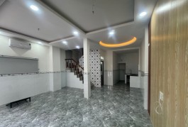 Bánnhà Cách20m ra QuangTrung P10 Gòvấp Ngang5.5m 3tầng 5tỷ3TL HoànCông