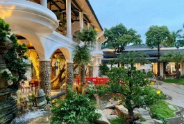 Tổ hợp nhà hàng tiệc cưới mặt phố gần Emart Phan Văn Trị, giá 300 tỷ + xx tỷ