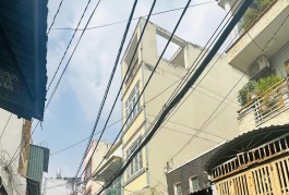 Bán nhà HXH Lạc Long Quân, gần ngã tư Âu Cơ,  5.7x15m, Cấp 4, tiện xây mới, 8.5 tỷ.