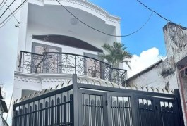 Bán Căn Góc 2 tầng Hẻm đối diện siêu Thị Emart,Phan Văn Trị,Gò Vấp ,hơn 3 tỷ.