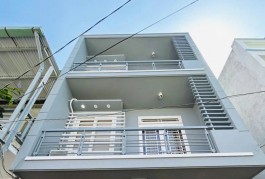 BÁN NHÀ BỀ NGANG HƠN 6M, 2 LẦU CÓ SÂN THƯỢNG, KHU KHÔNG  NGẬP NƯỚC, LH EM XEM NHÀ NGAY 0333295552 THÚY