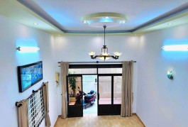 **Bán nhà Hẻm xem hơi Trường Chinh** Phường 14 Tân Bình; 4x24 nhà nở hậu