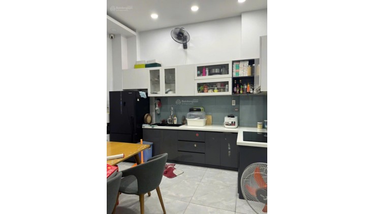 Cần tiền bán gấp nhà  HXH Lê Đình Thám, Q.TP 4x12.5m2 2T ST giá chỉ 5 tỷ
