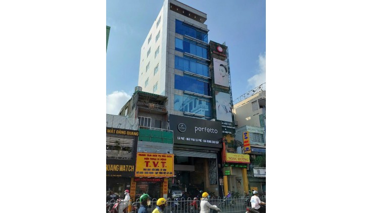 Bán nhà MT 130 Nguyễn Trãi, P. Bến Thành, Q.1