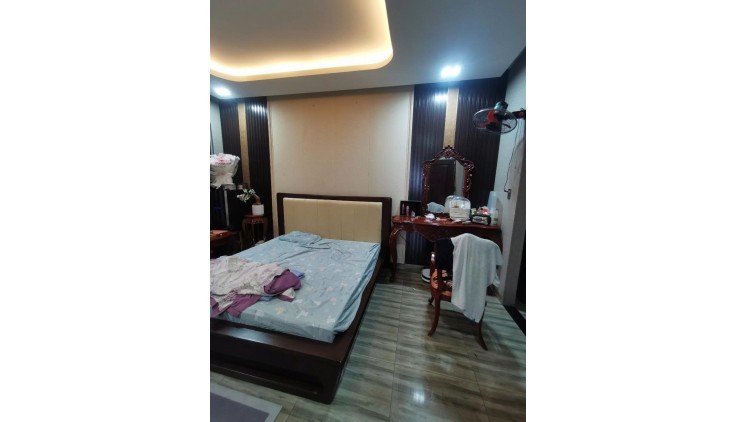 Bán Biệt thự View sông siêu đẳng cấp 400m2, 5 tầng, hầm, 18Tỷ Hà Huy Giáp, Quận 12