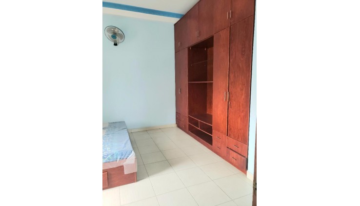 Mặt tiền Tùng Thiện Vương nở hậu 4.5x15 chỉ 10 tỷ 9
