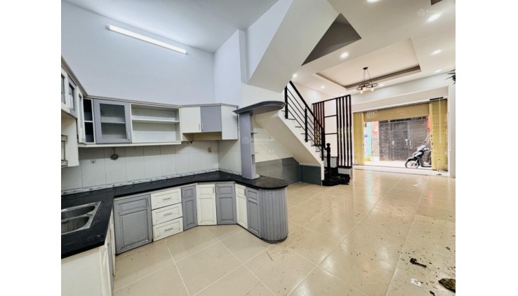 Nhà 3 tầng mới đẹp HXH Tân Quý Q.TP gần đường lớn 30m giá chỉ 6 tỷx