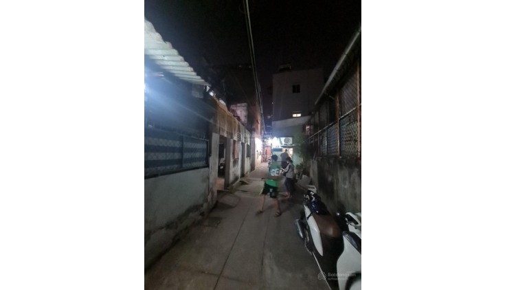 NHÀ CŨ TIỆN XÂY MỚI 105M2 NGANG LỚN 7M HẺM 4M BÌNH ĐÔNG QUẬN 8 CẦU CHÀ VÀ CHỈ 4,2 TỶ